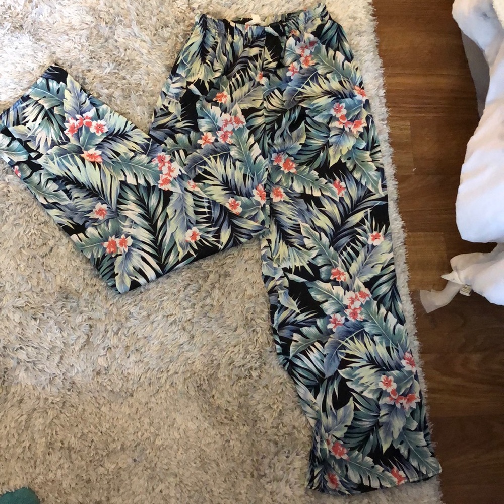 Lightweight flowy palm print pants